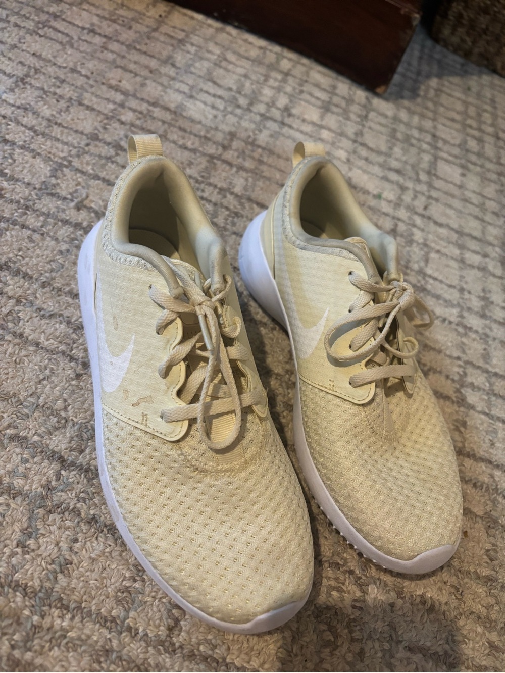 Nike Pale Yellow Mesh Casual GOLF Sneakers - Picture 4 of 5